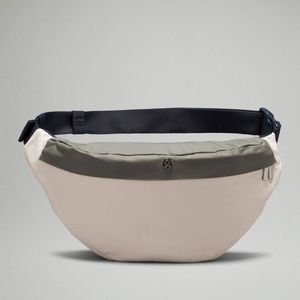 Lululemon large classic belt bag 3.5L